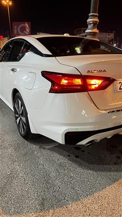 نيسان ألتيما